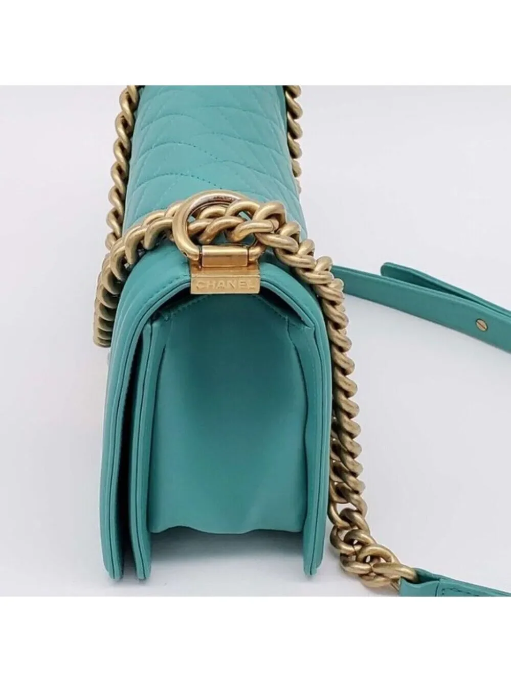 CHANEL elevate your